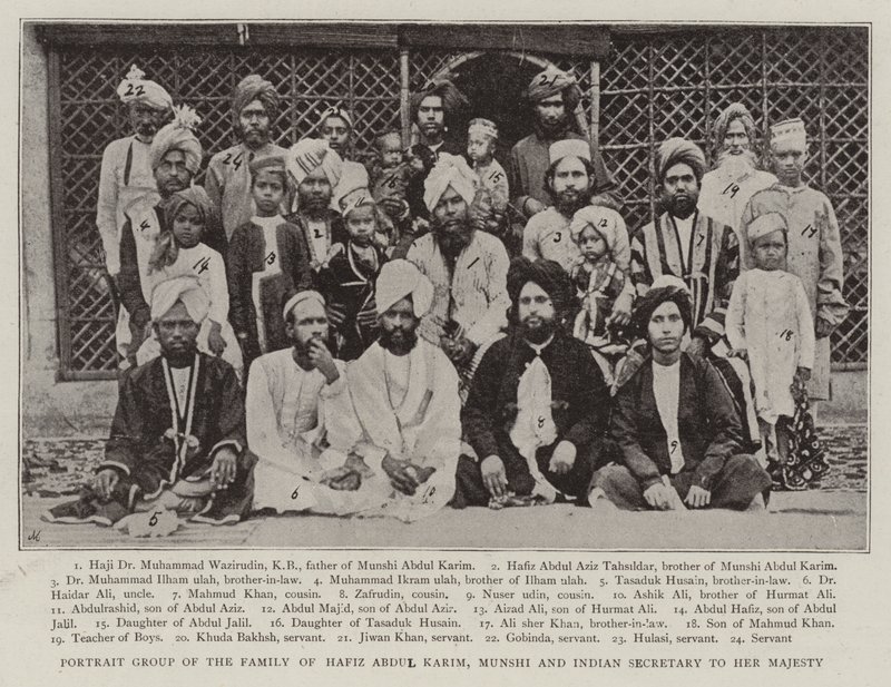 Portrait de Famille de Hafiz Abdul Karim, Munshi et Secrétaire Indien de Sa Majesté - English Photographer