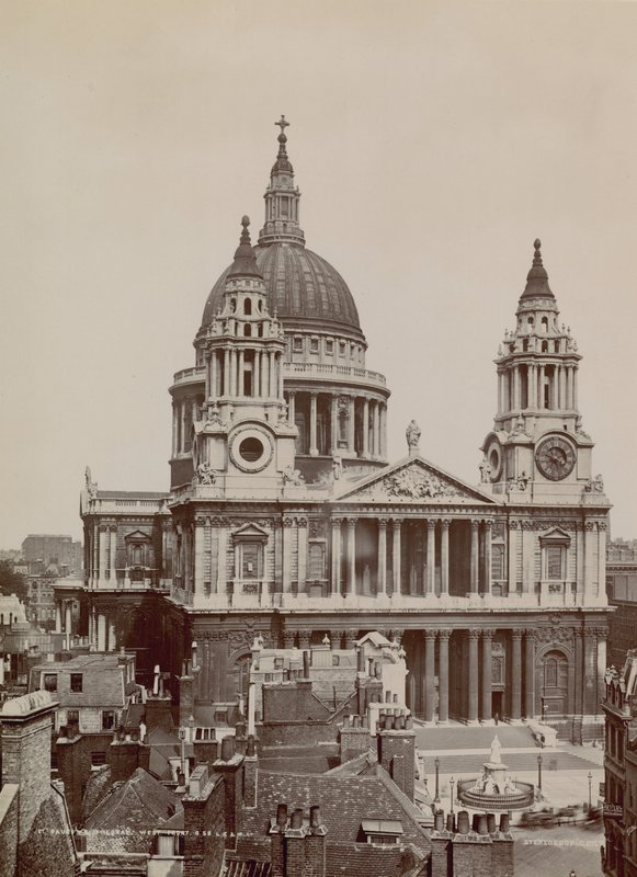 Carte postale de la façade ouest de la cathédrale Saint-Paul - English Photographer