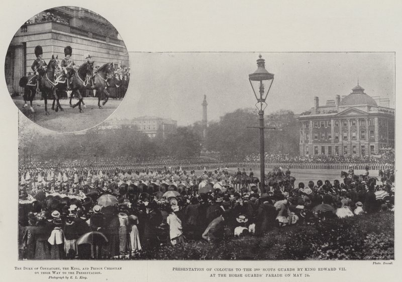Présentation des couleurs aux 3e Scots Guards par le roi Édouard VII à la parade des Horse Guards le 24 mai - English Photographer