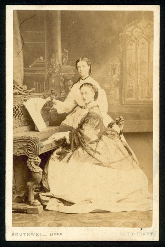Princesse Alexandra et Princesse Dagmar - English Photographer