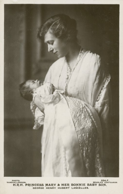 La princesse Mary, vicomtesse Lascelles, avec son fils aîné, George - English Photographer