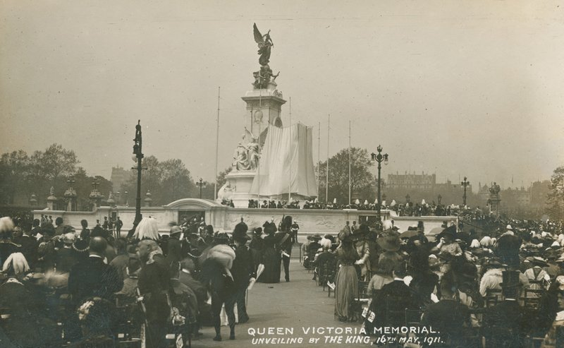 Mémorial de la Reine Victoria, dévoilé par le Roi, 16 mai 1911 - English Photographer