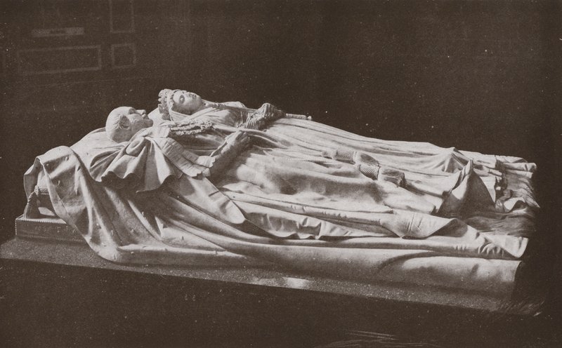 Figures allongées de la reine Victoria et du prince consort dans le mausolée de Frogmore - English Photographer