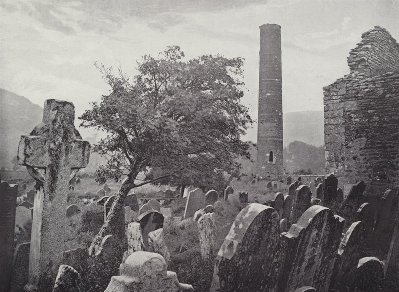 Tour ronde, croix et cuisine de Saint-Kevin, Glendalough - English Photographer