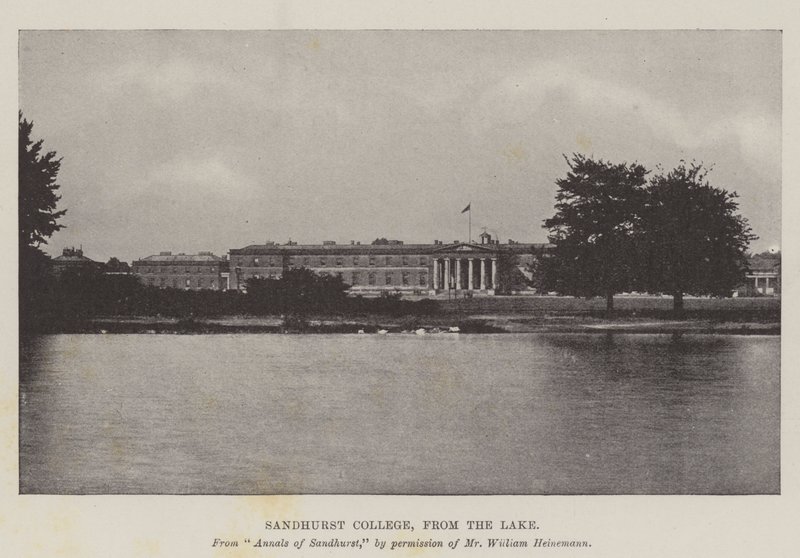 Collège de Sandhurst, depuis le lac - English Photographer