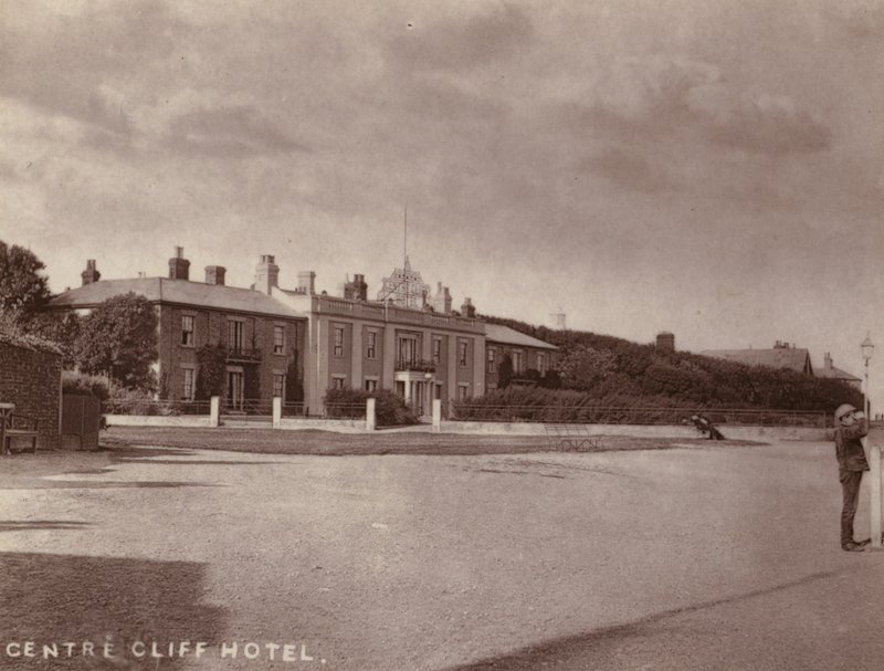 Southwold : Centre Cliff Hotel (photo n/b) - English Photographer