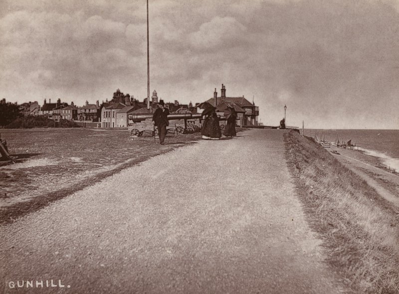 Southwold : Gunhill - English Photographer