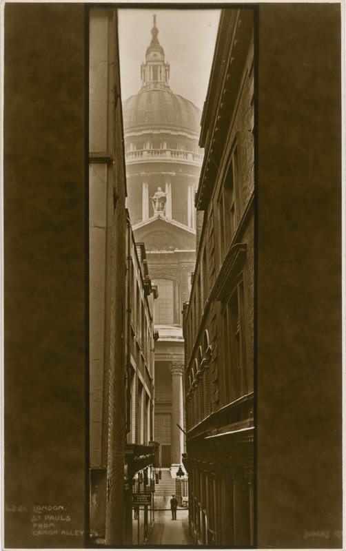 Cathédrale Saint-Paul depuis Canon Alley - English Photographer
