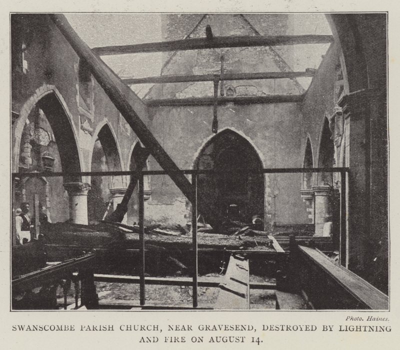 Église paroissiale de Swanscombe, près de Gravesend, détruite par la foudre et le feu le 14 août - English Photographer