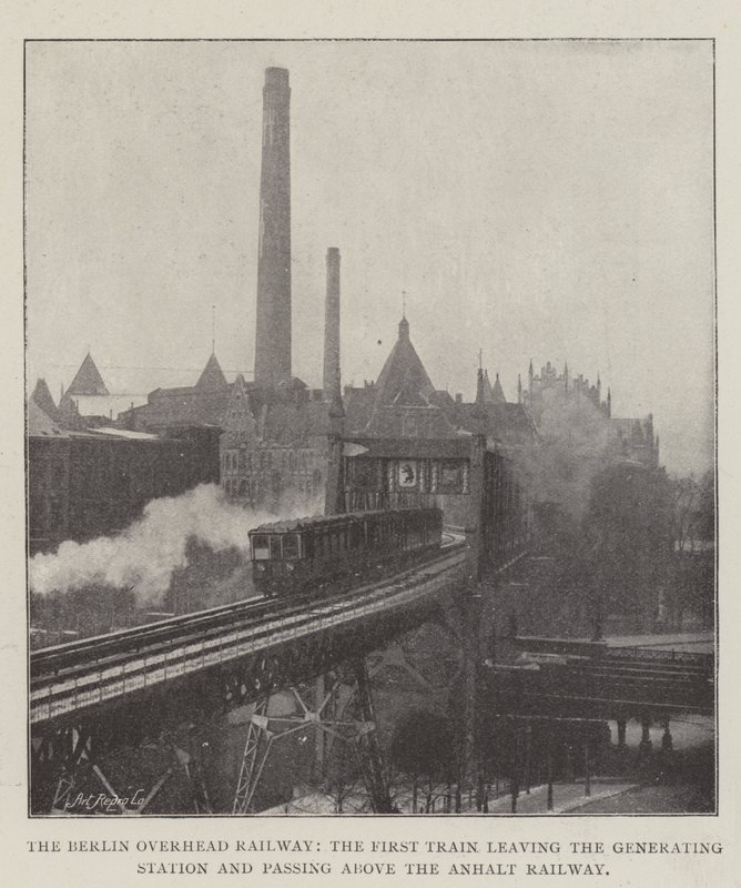 Le chemin de fer aérien de Berlin, le premier train quittant la station de production et passant au-dessus du chemin de fer d