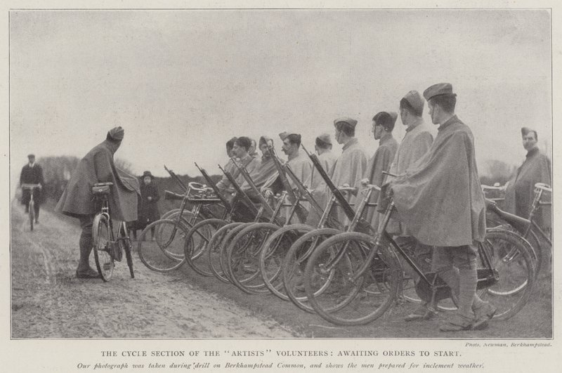 La section cycliste des volontaires artistes, en attente d
