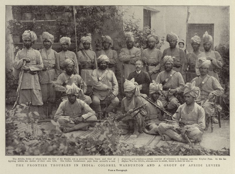 Les troubles frontaliers en Inde, le colonel Warburton et un groupe de levées Afridi - English Photographer