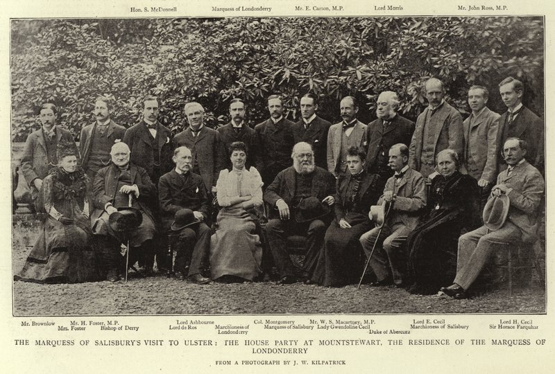 La visite du marquis de Salisbury en Ulster, le groupe à Maountstewart, la résidence du marquis de Londonderry - English Photographer