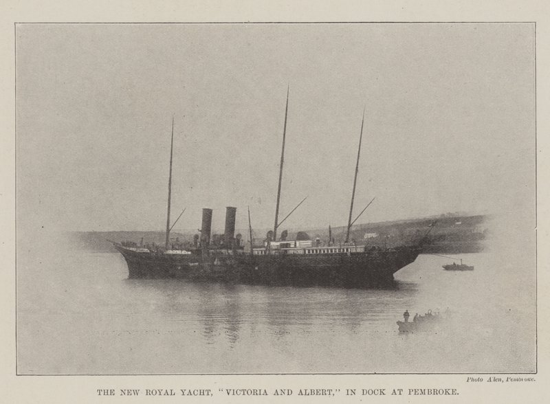 Le nouveau yacht royal, Victoria et Albert, en cale sèche à Pembroke - English Photographer