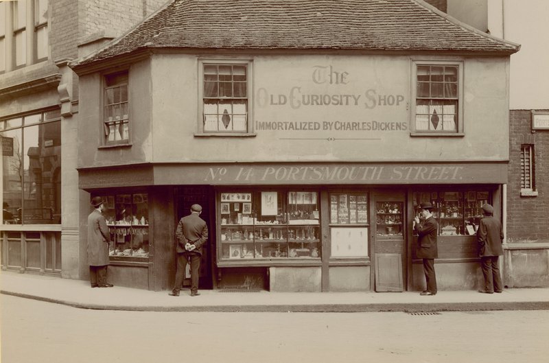 La vieille boutique de curiosités, 14 Portsmouth Street, Lincolns Inn Fields, Londres - English Photographer