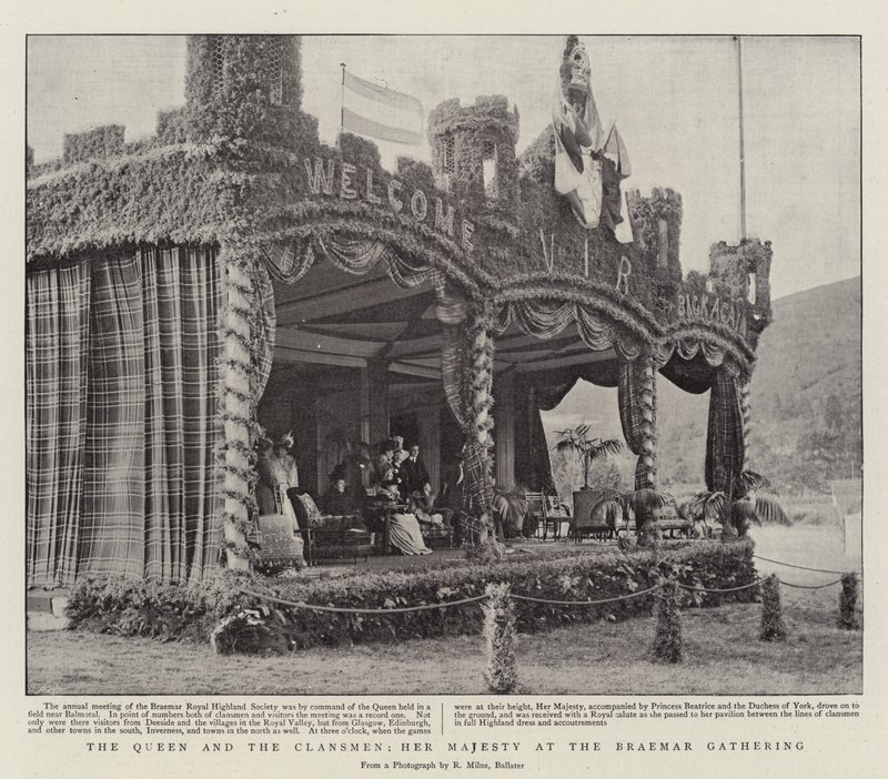 La reine et les clansmen, Sa Majesté au rassemblement de Braemar - English Photographer