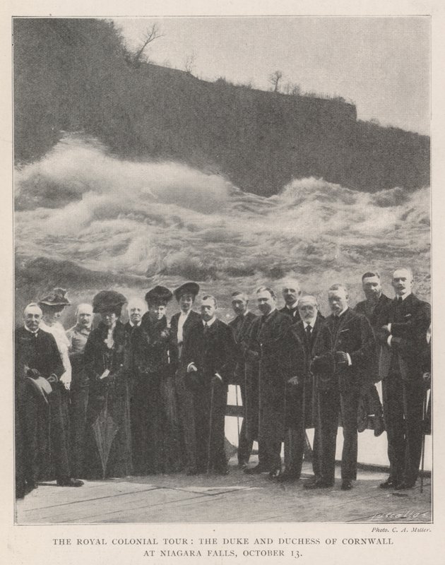 La tournée coloniale royale, le duc et la duchesse de Cornouailles à Niagara Falls, 13 octobre - English Photographer