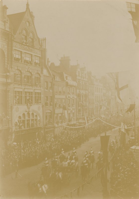 Le cortège royal du mariage du duc d