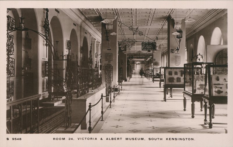Victoria and Albert Museum, South Kensington, Londres - English Photographer