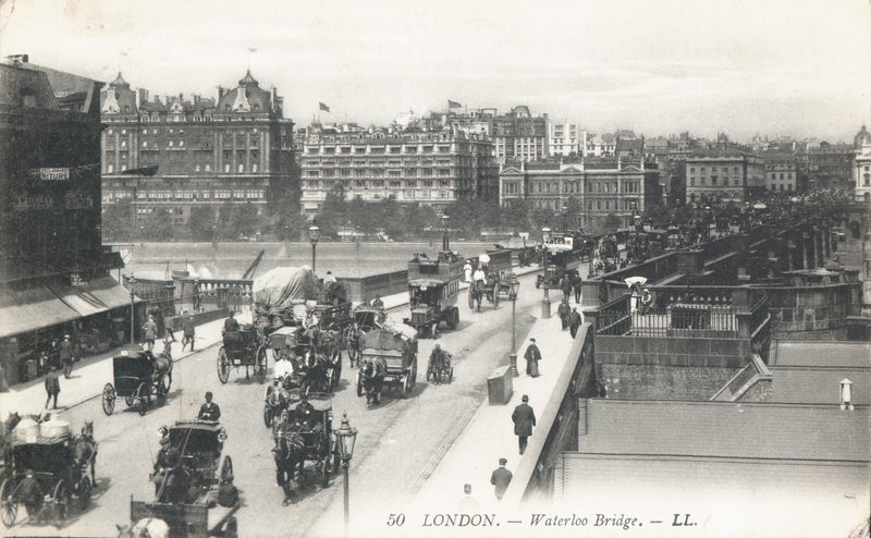 Circulation passant sur Waterloo Bridge - English Photographer