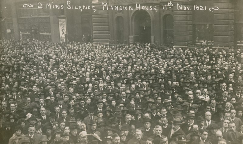 Deux minutes de silence à Mansion House, Londres, 11 novembre 1921 - English Photographer