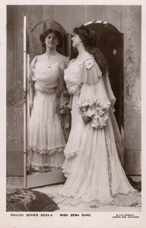 Zena Dare, chanteuse et actrice anglaise - English Photographer