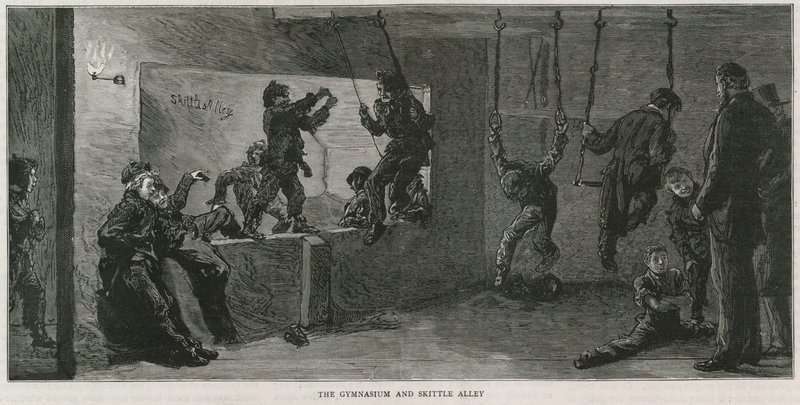 Une salle de jeux pour les pauvres à Islington : Le gymnase et la piste de quilles - English School