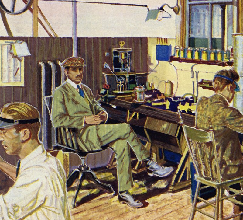 Fred Royce a créé une usine pour fabriquer du matériel électrique - English School