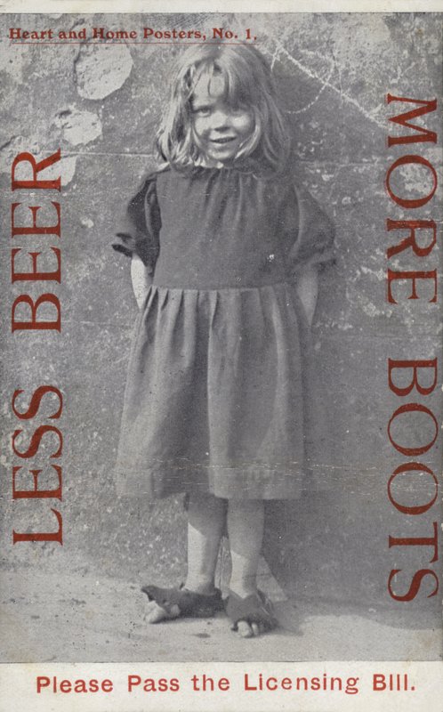 Moins de bière, plus de bottes (photo n/b) - English School