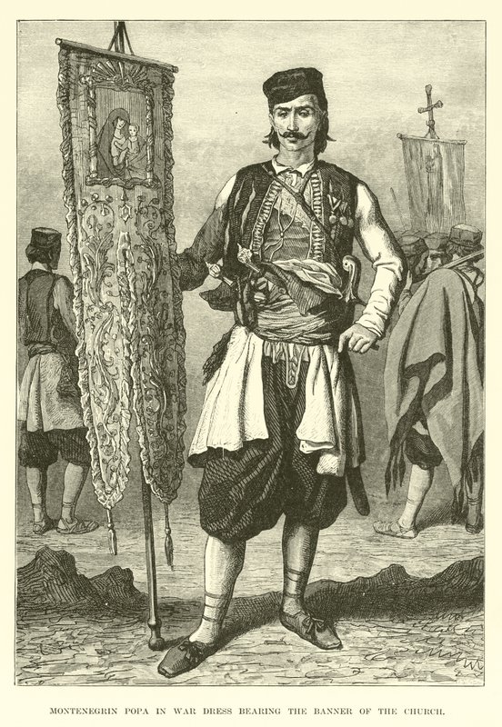 Popa monténégrin en tenue de guerre portant la Bannière de l