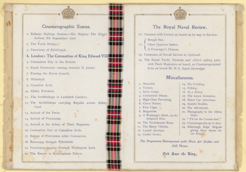 Programme de divertissement cinématographique en présence du roi et de la reine - English School