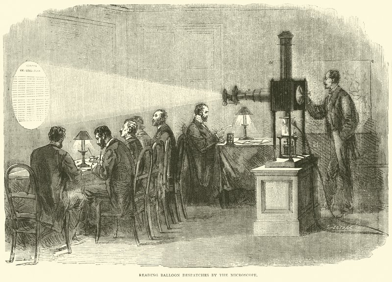 Lecture de dépêches en ballon au microscope, octobre 1870 - English School