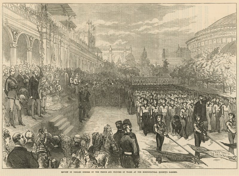 Revue des écoles drillées par le prince et la princesse de Galles dans les jardins de la Société horticole - English School