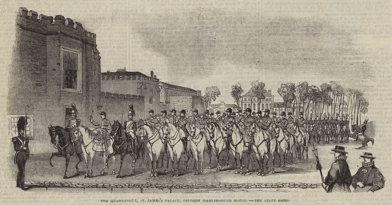 Le quadrilatère, Palais Saint-James, en face de la Maison Marlborough, la fanfare d