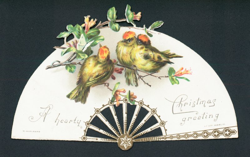 Trois petits oiseaux sur un éventail, Carte de Noël - English School