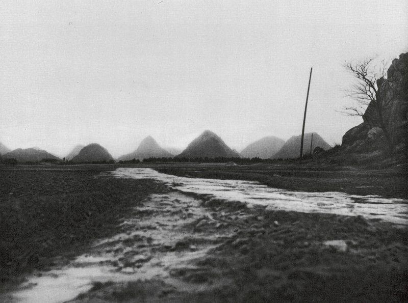 Kuangsi, montagnes coniques au nord de Kueilinfu - Ernst Boerschmann