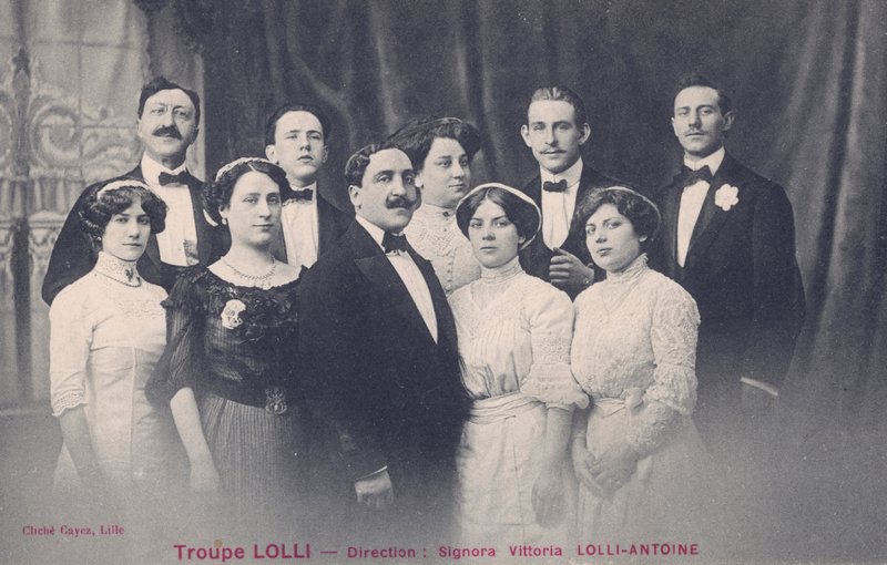 Vittoria Lolli-Antoine et la Troupe Lolli - European Photographer