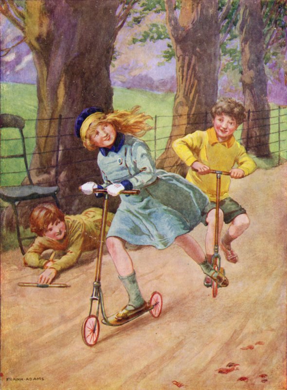 Fille et garçon faisant la course en trottinettes - Frank Adams
