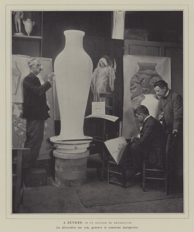 Atelier de décoration à la manufacture de porcelaine de Sèvres, France - French Photographer
