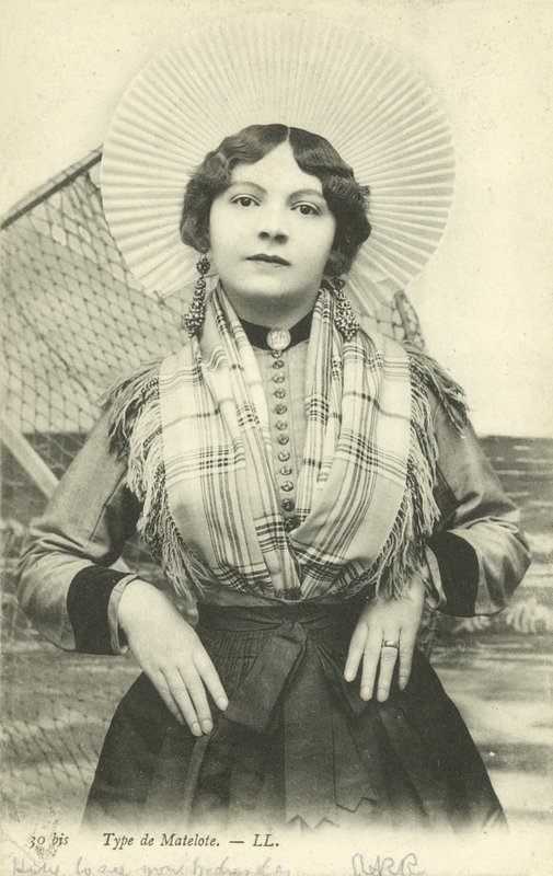Fille habillée en matelote - French Photographer
