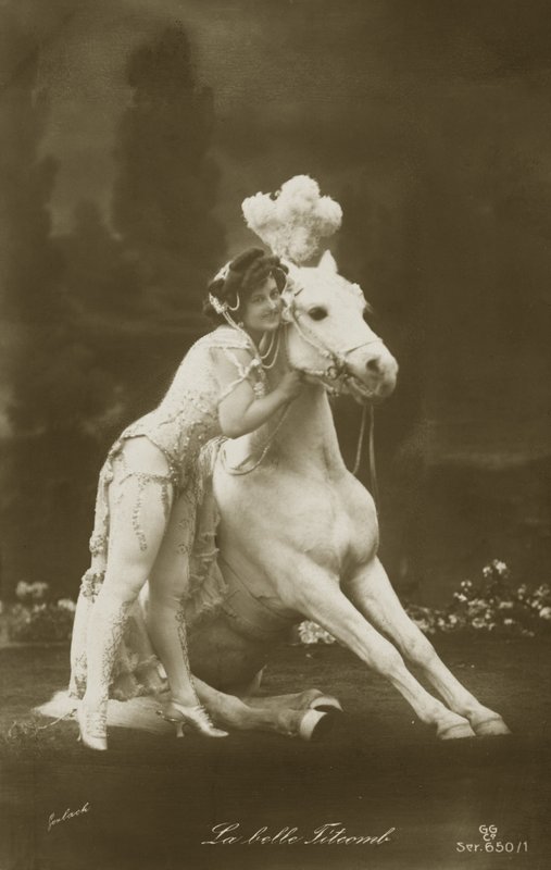 La Belle Titcomb - French Photographer