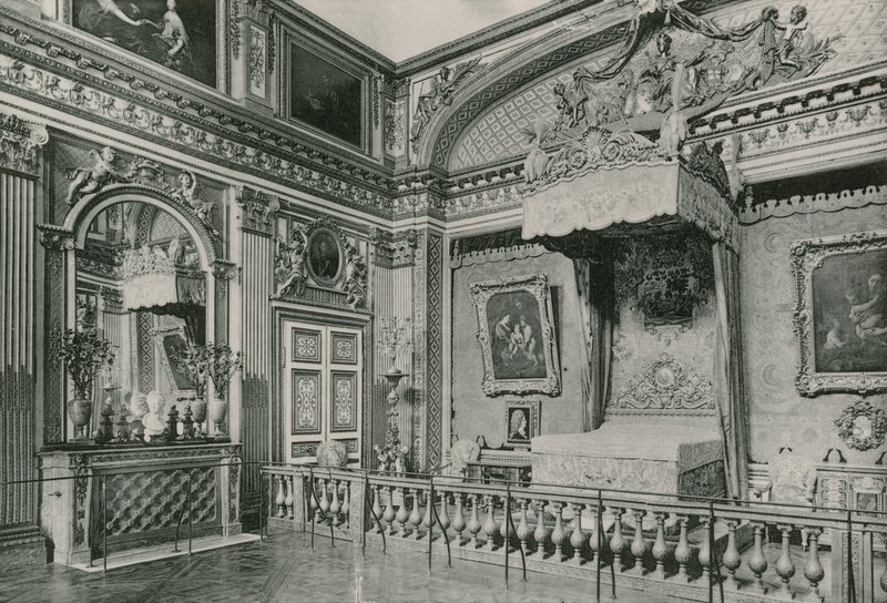 La Chambre à coucher de Louis XIV - French Photographer