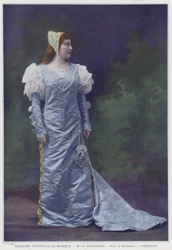 Louise Grandjean en Desdémone dans Othello - French Photographer