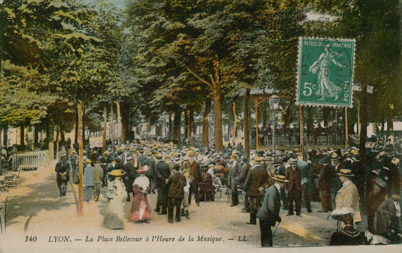Lyon, La Place Bellecour à l