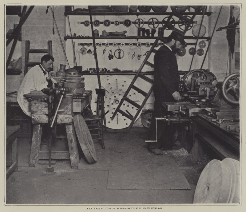 Atelier de montage à la manufacture de porcelaine de Sèvres, France - French Photographer