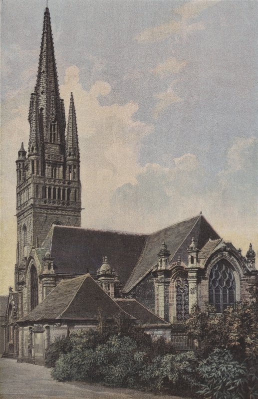 Ploaré, Église, Côté de l