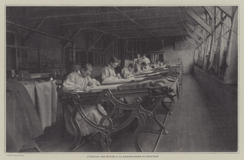 Atelier des étudiants à la manufacture de tapisseries de Beauvais, France - French Photographer