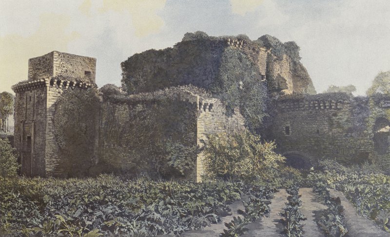Tiffauges, Ruines du Château, Vue prise de la cour - French Photographer