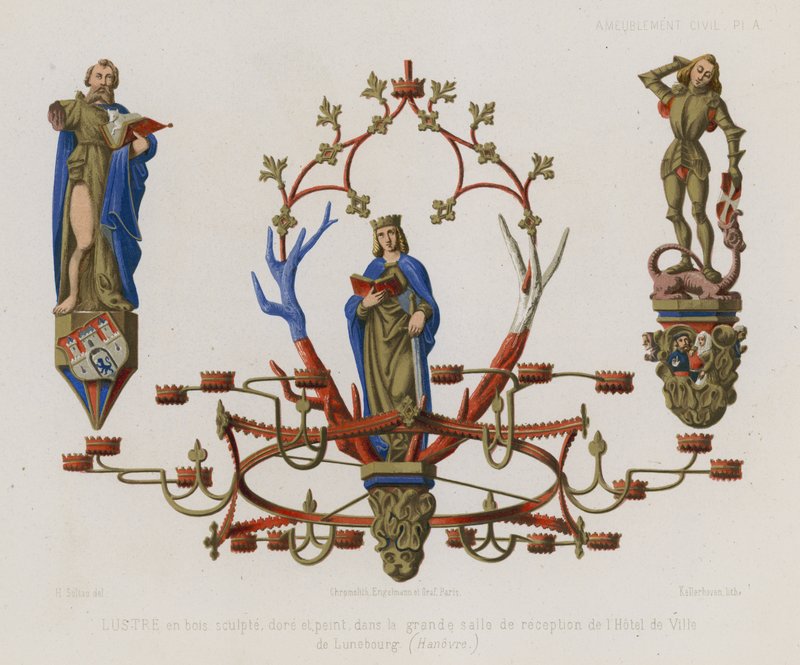 Chandelier en bois doré et peint dans la grande salle de réception de l