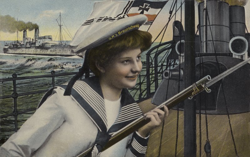 Femme en uniforme de marin du cuirassé allemand Braunschweig - German School